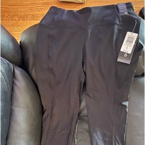 Cropped active leggings